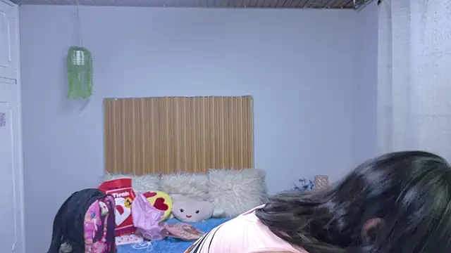 Snapshot of sailor_moon07 chatting on 09.27.25 sailor moon07 online show from 09.27.25