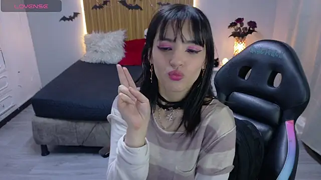 Snapshot of sailor_moon07 chatting on 10.15.25 sailor moon07 online show from 10.15.25