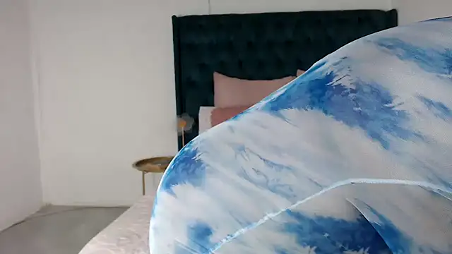 1Blackertheberry1 online show from 02.18.26