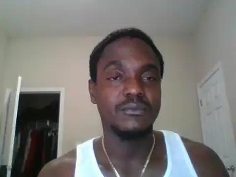 Snapshot of Hugedick0071 chatting on 12.20.24 Hugedick0071 online show from 12.20.24