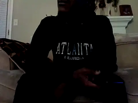 Snapshot of Hugedick0071 chatting on 12.21.24 Hugedick0071 online show from 12.21.24