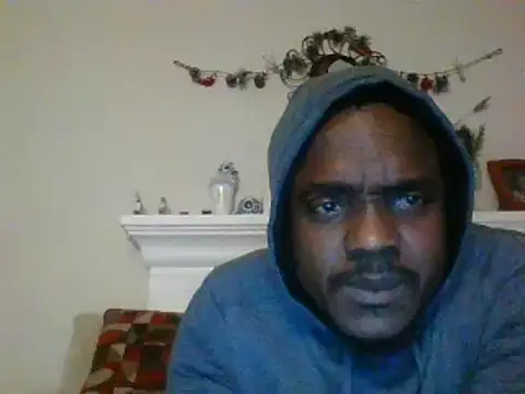 Snapshot of Hugedick0071 chatting on 12.23.24 Hugedick0071 online show from 12.23.24