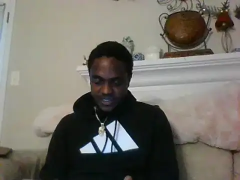 Snapshot of Hugedick0071 chatting on 01.09.25 Hugedick0071 online show from 01.09.25