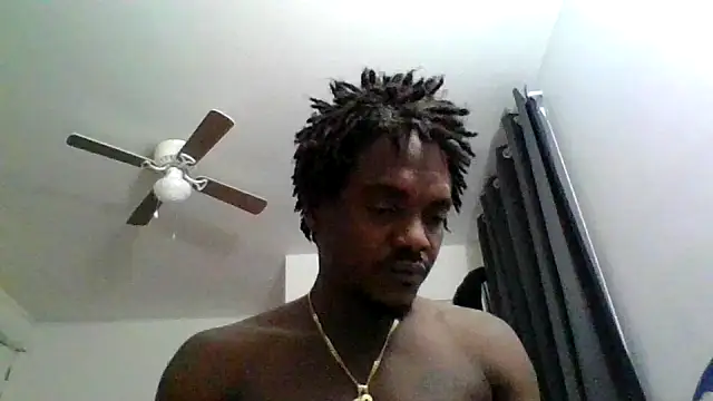 Snapshot of Hugedick0071 chatting on 10.27.25 Hugedick0071 online show from 10.27.25