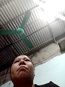 Queen 18200 online show from 11.02.25