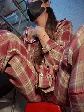 Snapshot of Tina_995 chatting on 03.11.25 Tina 995 online show from 03.11.25