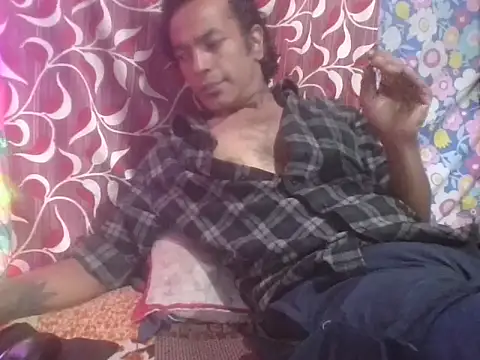 Snapshot of Bangingchick chatting on 10.30.25 Bangingchick online show from 10.30.25