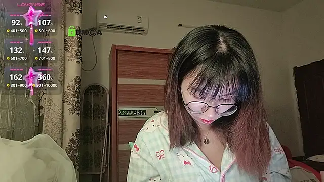 Lili 666 online show from 11.11.25