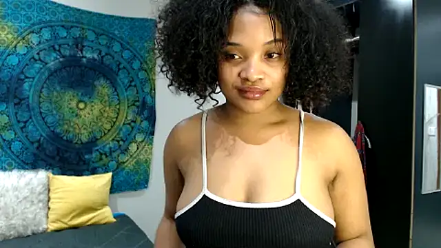 Snapshot of CREAMYCUPCAKExxx chatting on 01.19.25 CREAMYCUPCAKExxx online show from 01.19.25