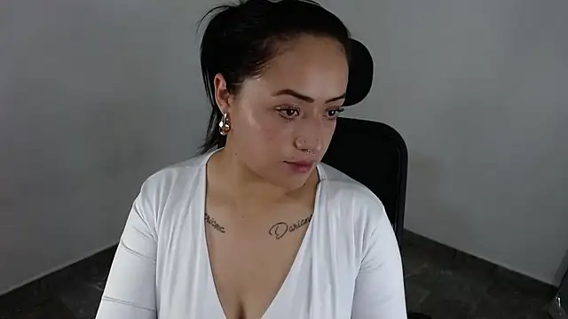 Snapshot of jjulietha95 chatting on 06.19.26 jjulietha95 online show from 06.19.26