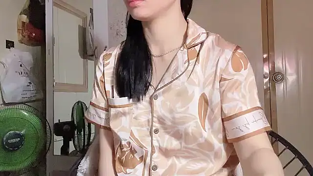 Snapshot of LinhChi_9x chatting on 04.23.26 LinhChi 9x online show from 04.23.26