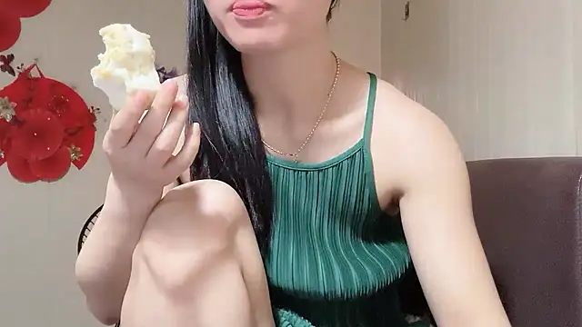 Snapshot of LinhChi_9x chatting on 05.02.26 LinhChi 9x online show from 05.02.26