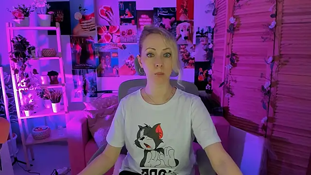 LylithSkye online show from 03.20.25