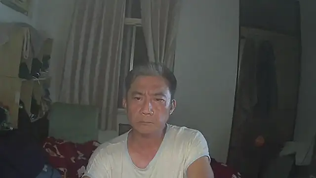 Snapshot of YuHsuant chatting on 03.12.25 YuHsuant online show from 03.12.25