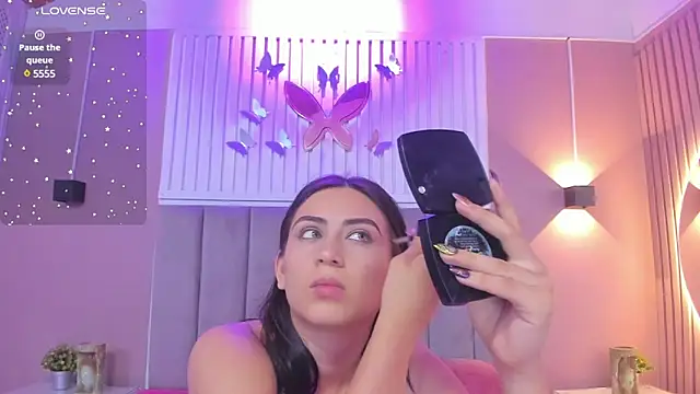 Snapshot of diosa_cristal chatting on 02.22.25 diosa cristal online show from 02.22.25