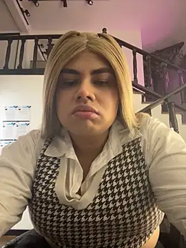 Snapshot of Tom_Silver__ chatting on 11.16.25 Tom Silver online show from 11.16.25