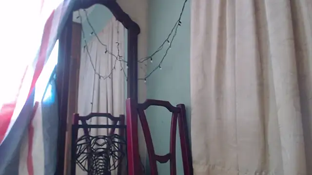 Snapshot of Bianca_Vega chatting on 12.21.24 Bianca Vega online show from 12.21.24