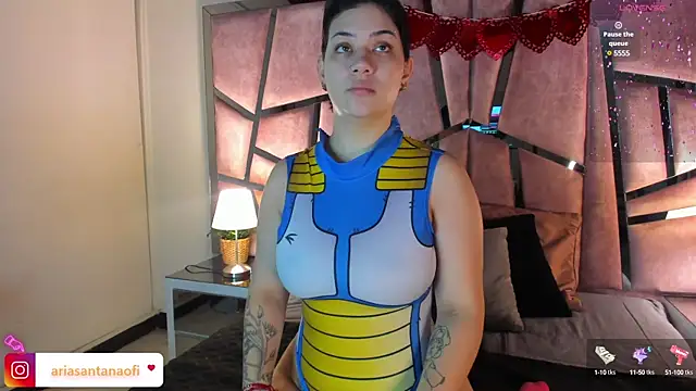 Snapshot of arisantana chatting on 02.20.25 arisantana online show from 02.20.25