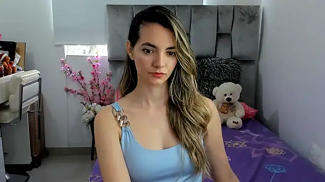 Snapshot of baby-miah chatting on 12.07.24 baby-miah online show from 12.07.24