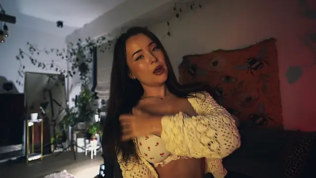 Leona Mell online show from 10.10.25