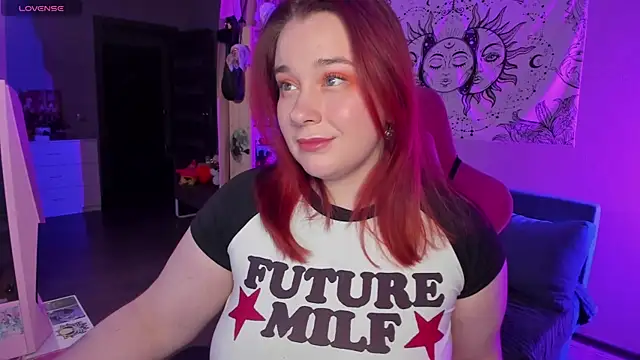 Snapshot of gitera_ chatting on 12.14.24 gitera online show from 12.14.24