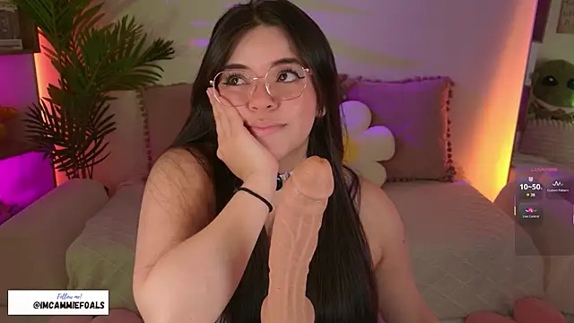 Snapshot of cammiefoalss chatting on 10.13.25 cammiefoalss online show from 10.13.25