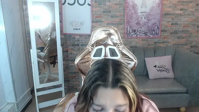 Snapshot of Laurita_b chatting on 01.03.25 Laurita b online show from 01.03.25