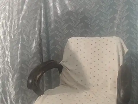 Snapshot of cute-priy chatting on 03.24.26 cute-priy online show from 03.24.26