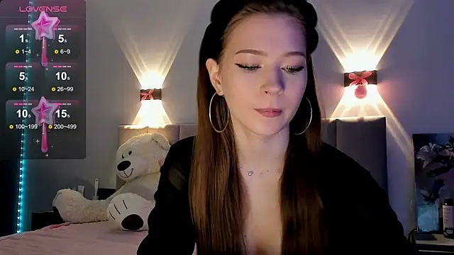 Snapshot of diana_nier chatting on 09.23.25 diana nier online show from 09.23.25