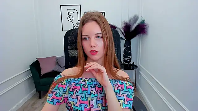 Snapshot of MileyWings chatting on 09.27.25 MileyWings online show from 09.27.25