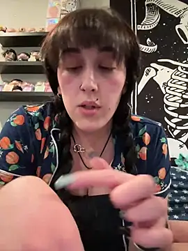 ThicBunz online show from 12.17.25