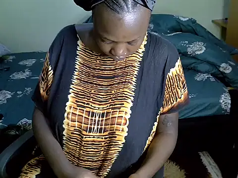 Snapshot of Sexiebony12 chatting on 06.06.26 Sexiebony12 online show from 06.06.26