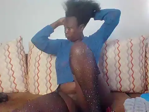 Snapshot of Sexiebony12 chatting on 06.28.26 Sexiebony12 online show from 06.28.26