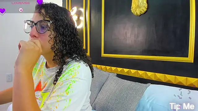 Snapshot of aixa_15 chatting on 09.30.25 aixa 15 online show from 09.30.25