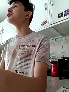 Nathan Bluee online show from 01.05.25