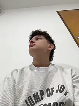 Nathan Bluee online show from 10.10.25