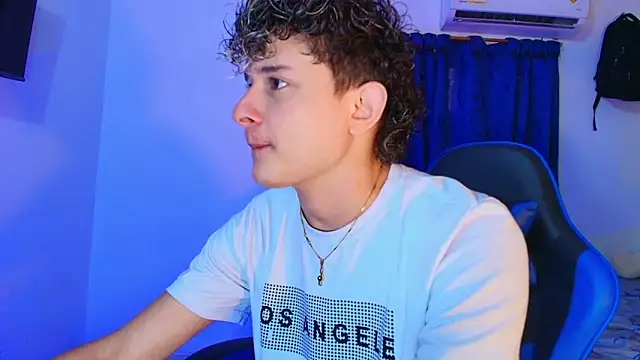 Snapshot of Nathan_Bluee chatting on 03.29.26 Nathan Bluee online show from 03.29.26