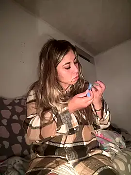 Snapshot of Khalyk_G chatting on 09.12.25 Khalyk G online show from 09.12.25