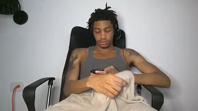 Snapshot of Skinnyblackman chatting on 06.16.26 Skinnyblackman online show from 06.16.26