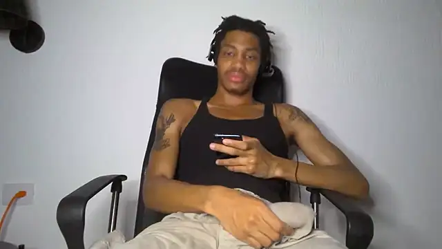 Snapshot of Skinnyblackman chatting on 06.28.26 Skinnyblackman online show from 06.28.26