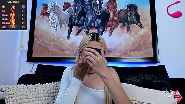 Snapshot of shannel__queen chatting on 02.01.25 shannel queen online show from 02.01.25