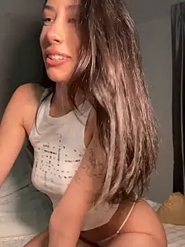 Snapshot of Sophiehii chatting on 10.19.25 Sophiehii online show from 10.19.25