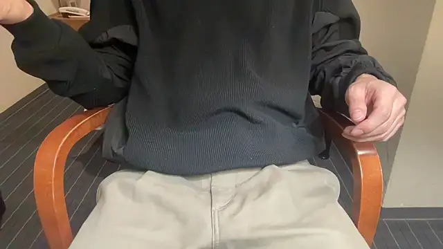 Snapshot of atom0407 chatting on 02.19.25 atom0407 online show from 02.19.25