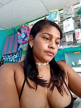 Snapshot of anaesca chatting on 02.11.25 anaesca online show from 02.11.25