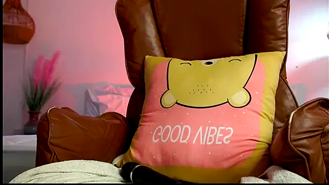 Avrilmoon online show from 01.06.26