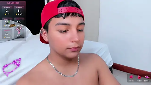 Snapshot of Seductivo_jr chatting on 02.05.25 Seductivo jr online show from 02.05.25