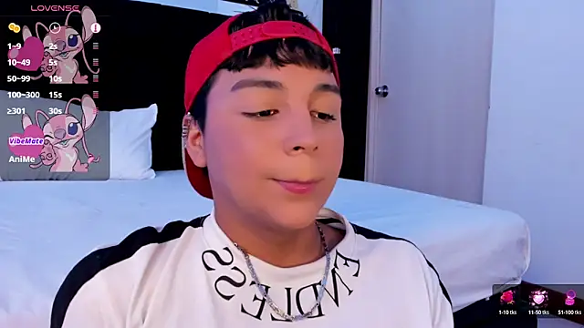 Snapshot of Seductivo_jr chatting on 02.18.25 Seductivo jr online show from 02.18.25