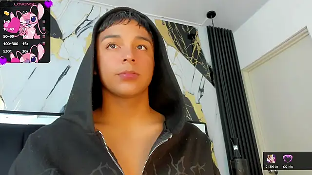 Snapshot of Seductivo_jr chatting on 04.17.26 Seductivo jr online show from 04.17.26