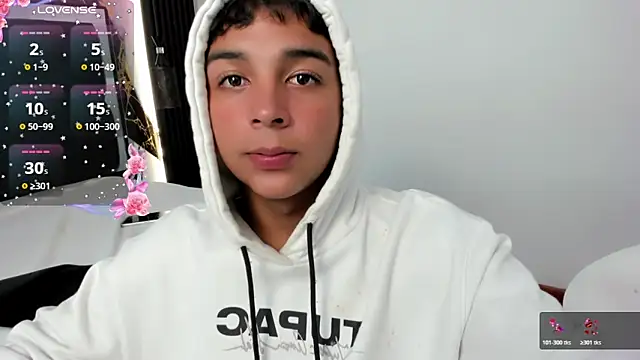 Snapshot of Seductivo_jr chatting on 05.29.26 Seductivo jr online show from 05.29.26