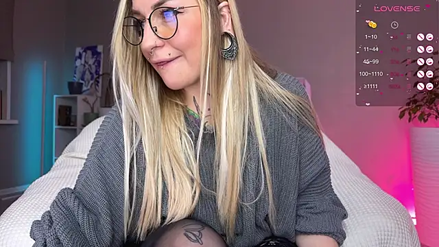 Tanya Acid online show from 12.18.25